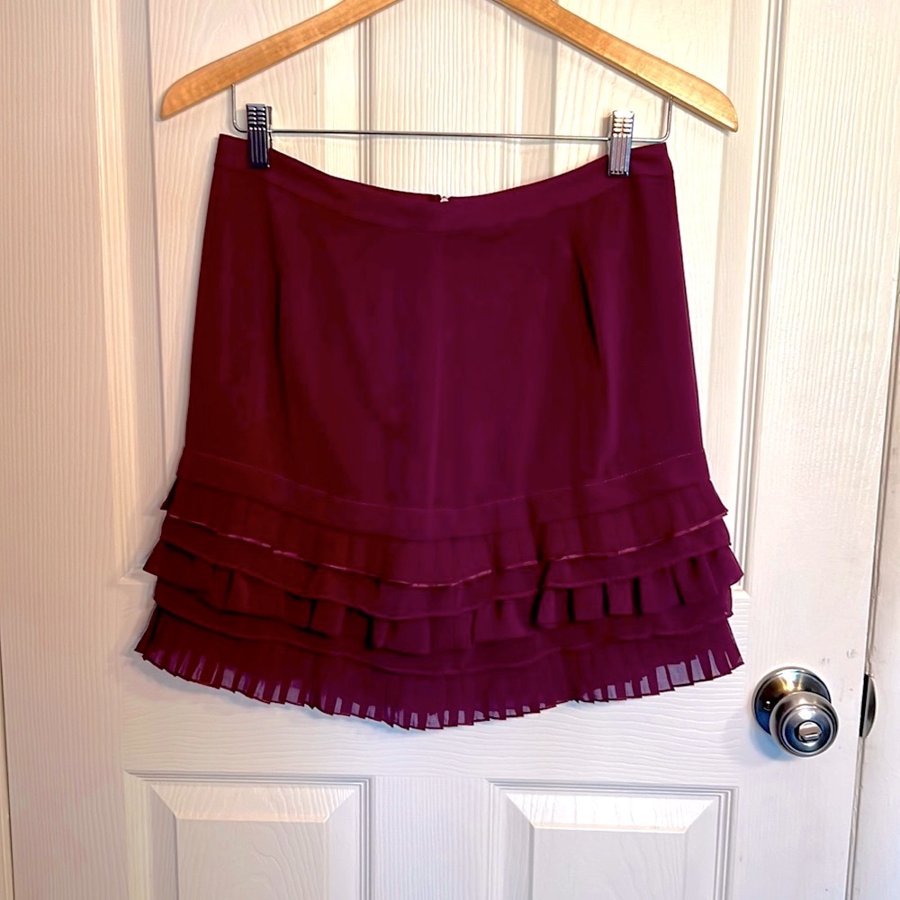 NWT Love 21 ruffle skirt. Very cute!